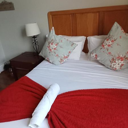 Kardinal Guesthouse ポート・エリザベス エクステリア 写真