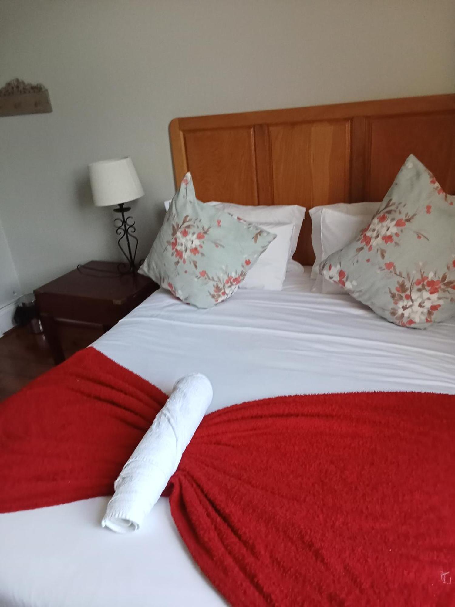 Kardinal Guesthouse ポート・エリザベス エクステリア 写真