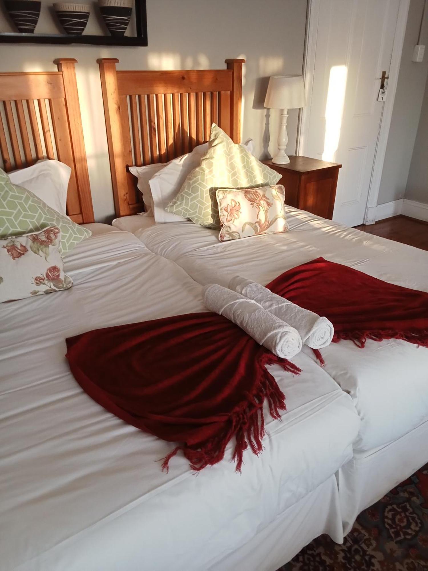 Kardinal Guesthouse ポート・エリザベス エクステリア 写真